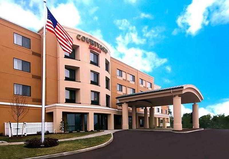 Courtyard Hartford Farmington Hotel Exterior photo